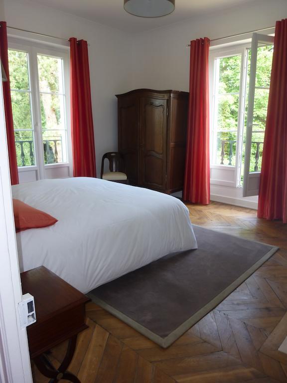 Cedre Et Charme Bed & Breakfast Saint-Branchs Bilik gambar