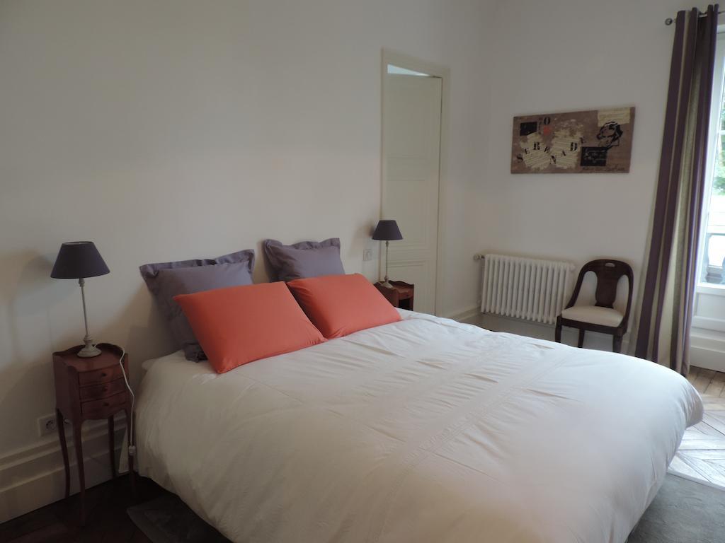 Cedre Et Charme Bed & Breakfast Saint-Branchs Bilik gambar